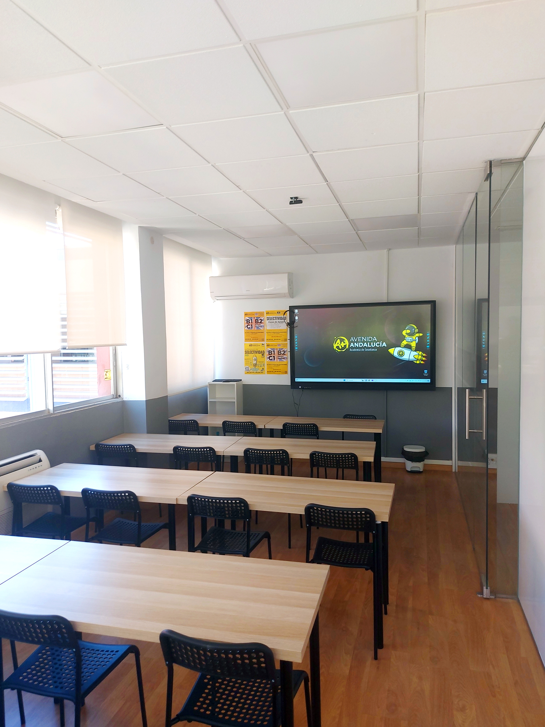 Solicita tu presupuesto y reserva tu aula
